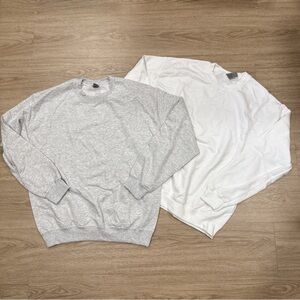 Gildan Heavy blend Gray and White Sweater Set M